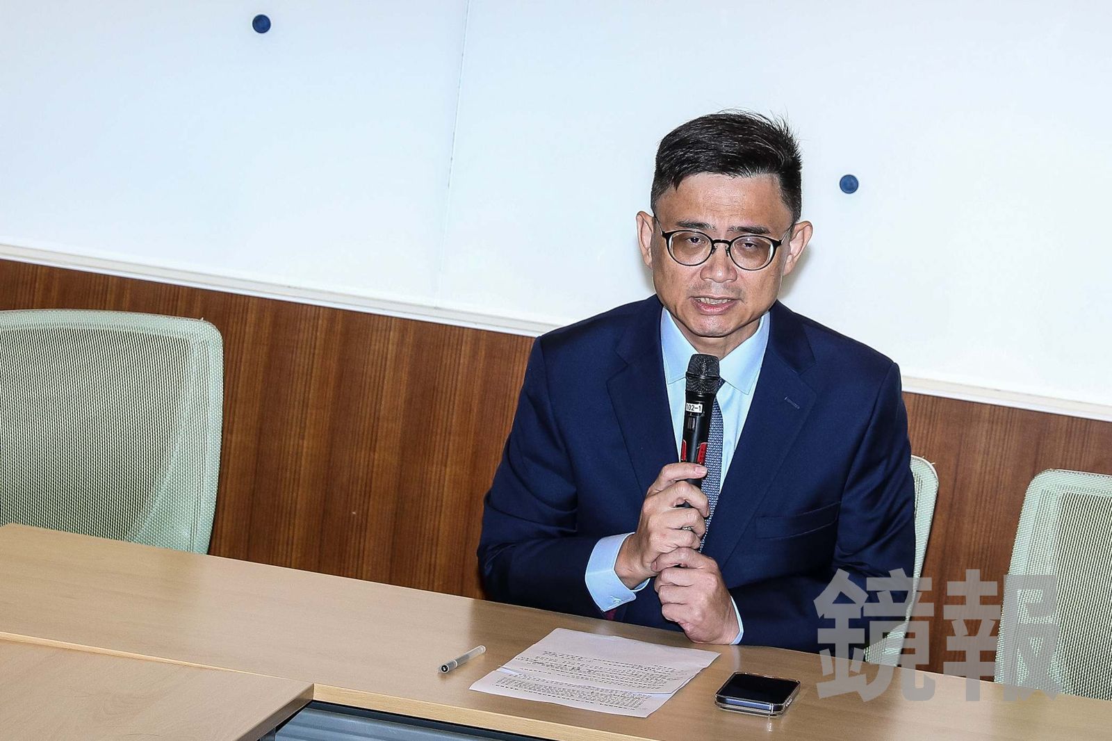 8歲兒內疚...害爸爸跟全國道歉　賴瑞隆痛哭失聲：對不起你、未善盡父親角色