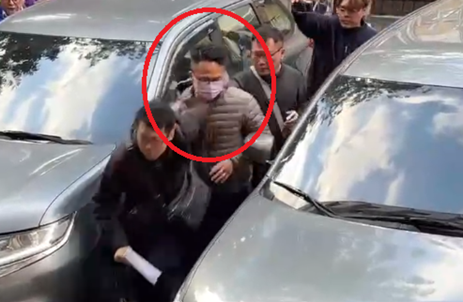 保二警「狸貓換太子」暗槓真槍實彈 北檢訊後聲押禁見