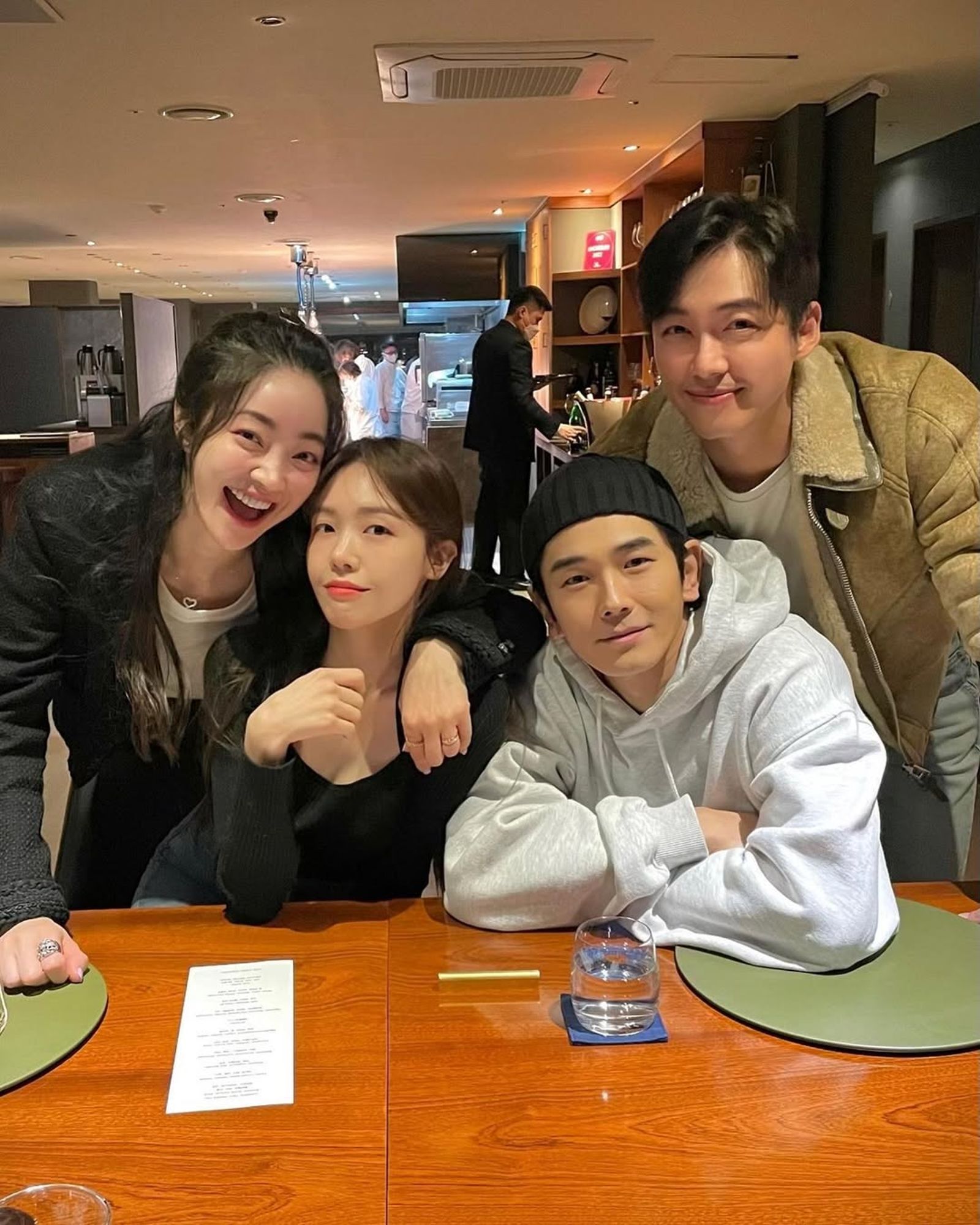 徐孝琳（左起）、珉雅、溫朱莞、南宮珉拍攝《美女孔心》友誼延續至今。翻攝IG@bbang_93