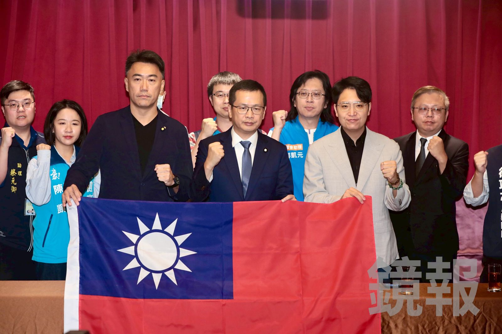 羅智強表示,若自己當主席,就是中生代承擔的開始,他會促成老中青三代團結。(圖/林煒凱攝)