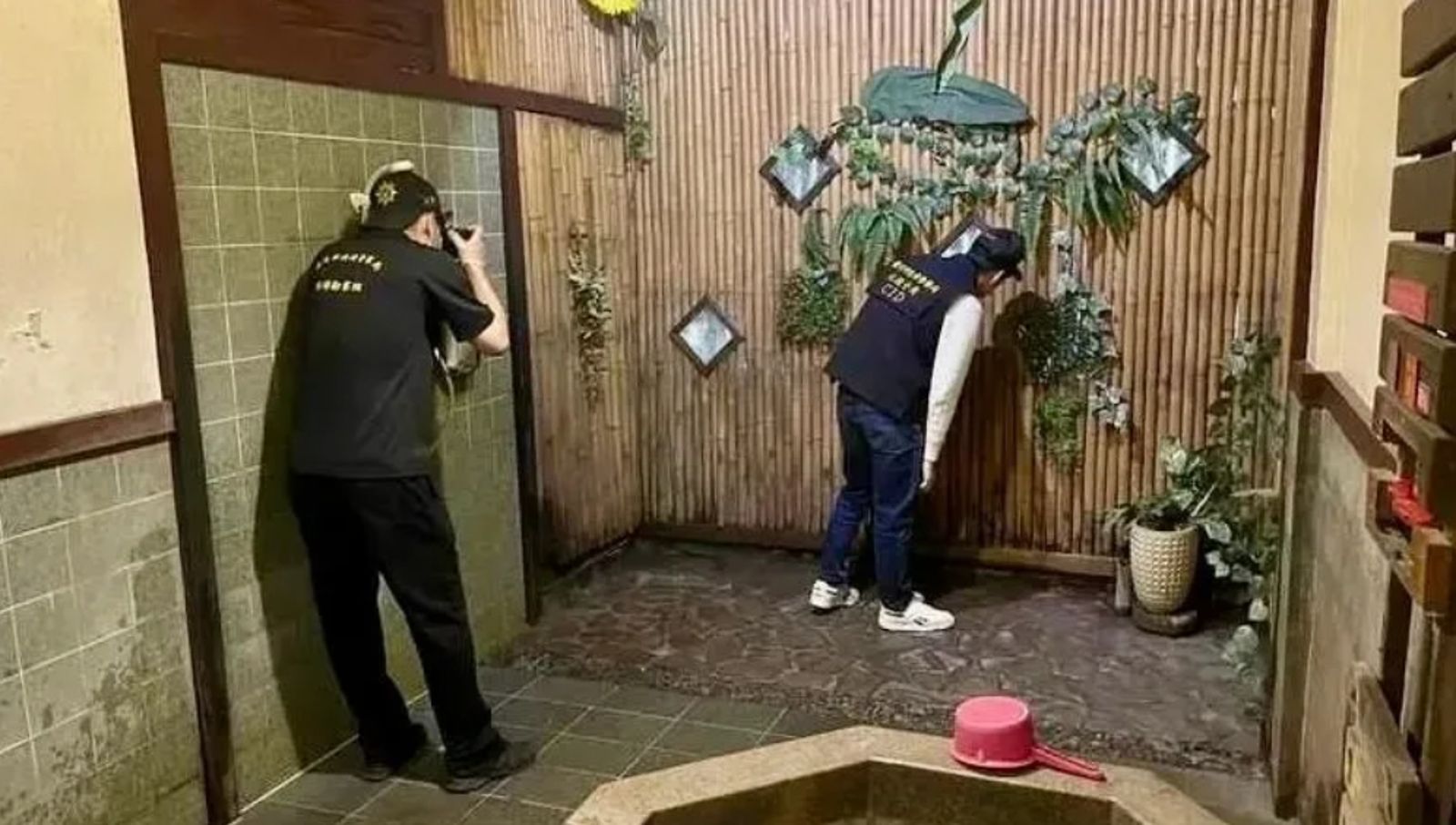 北投皇池再爆偷拍　男客大眾湯「毛巾藏手機」偷拍6裸湯客