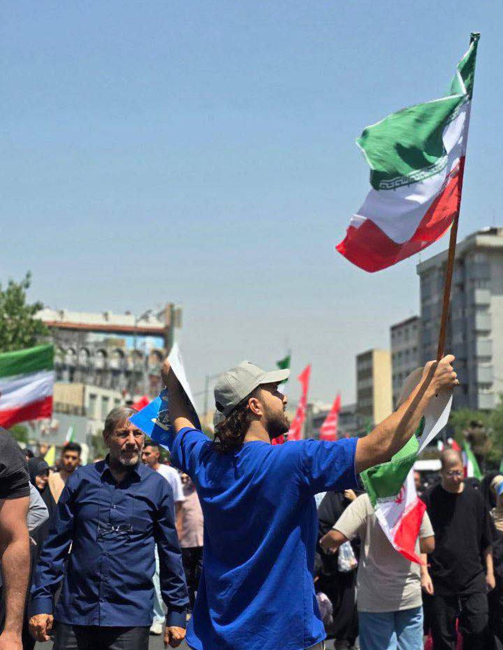 以色列襲擊伊朗核設施後，布蘭特原油期貨曲線全面上揚，未來恐釀成全球能源危機。圖片取自IranMilitary臉書