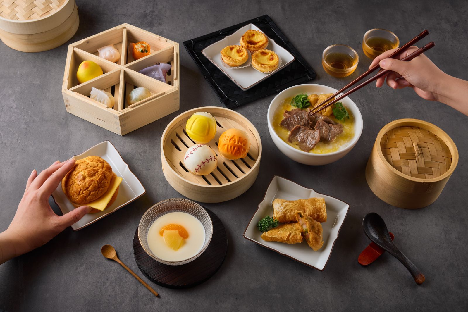 棒球流沙包爆餡開吃！「樂天小香港」大巨蛋店推全新港味應援明星賽