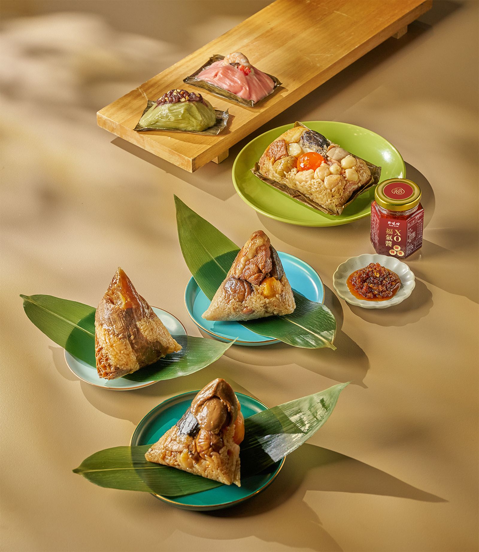 「珍珠坊」和「江南春」攜手打造滬廣山海珍饌粽禮，展現出台北福華傳承40年的好手藝。（台北福華大飯店供圖）