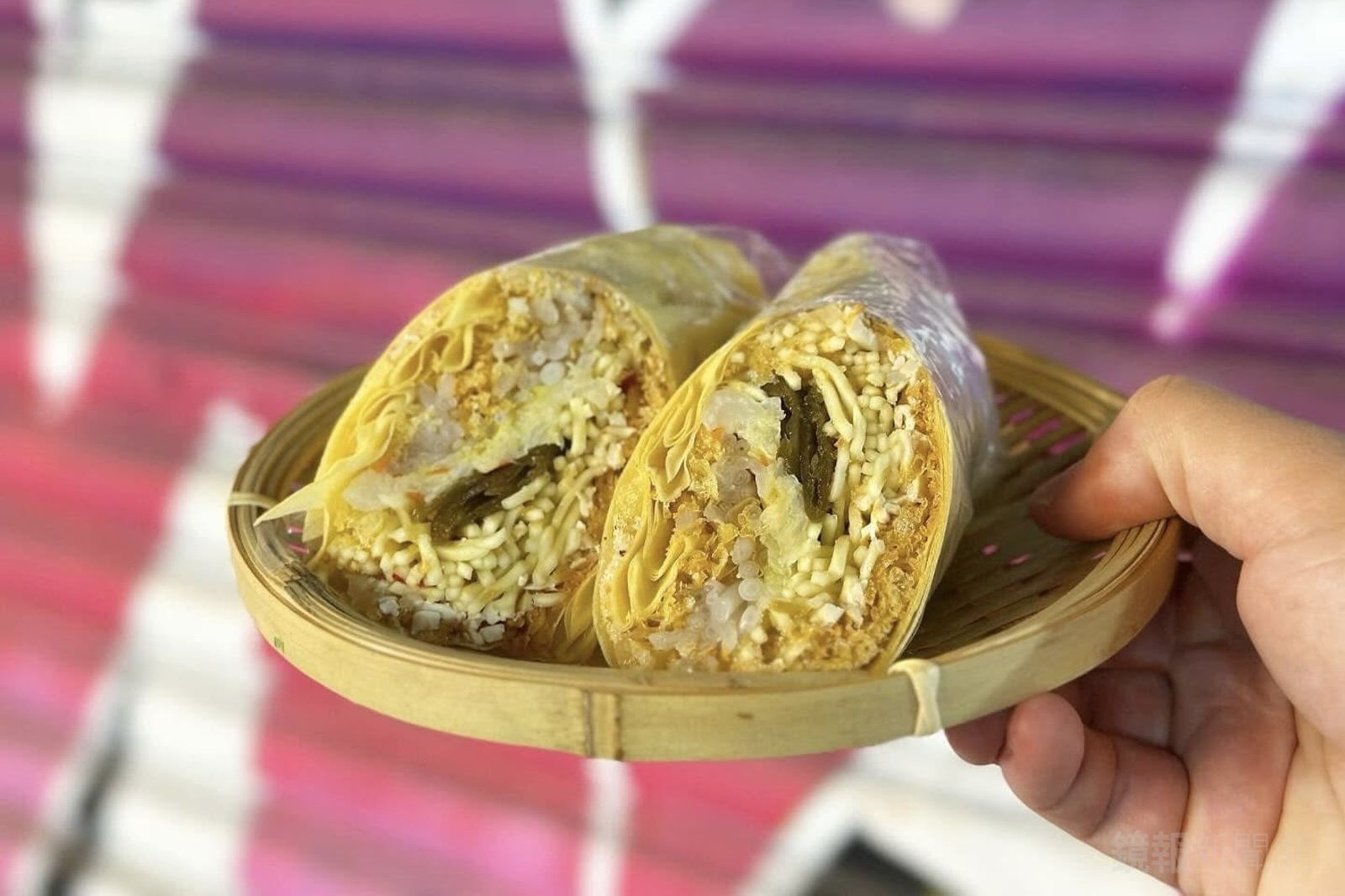 開胃握便當3／御饗潤餅居然把剝皮辣椒捲進餅裡！意外超搭又夠味