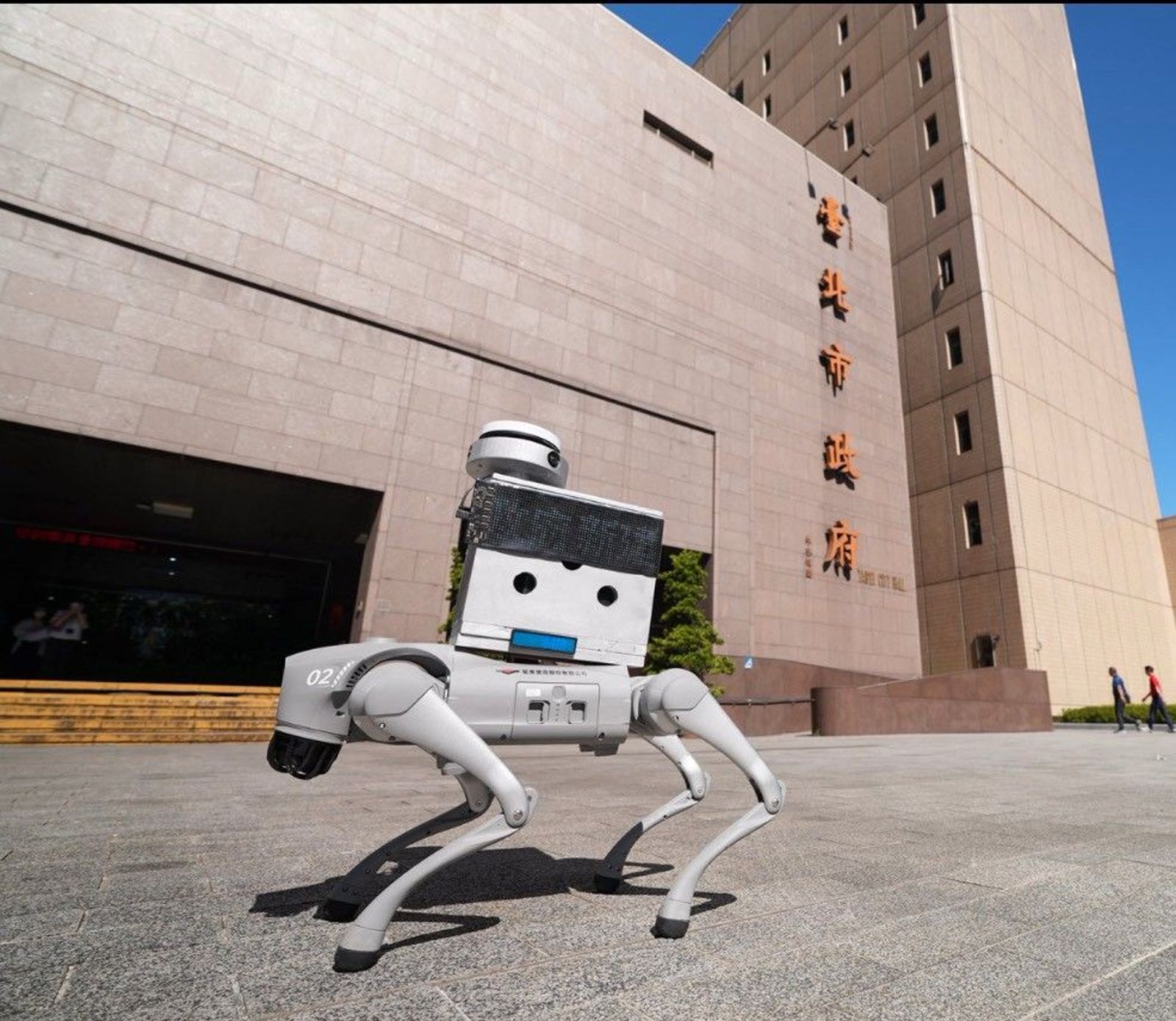 北市府引進中製機器狗挨轟踩資安紅線　綠議員：難道想上演「機器狗屠城記」？