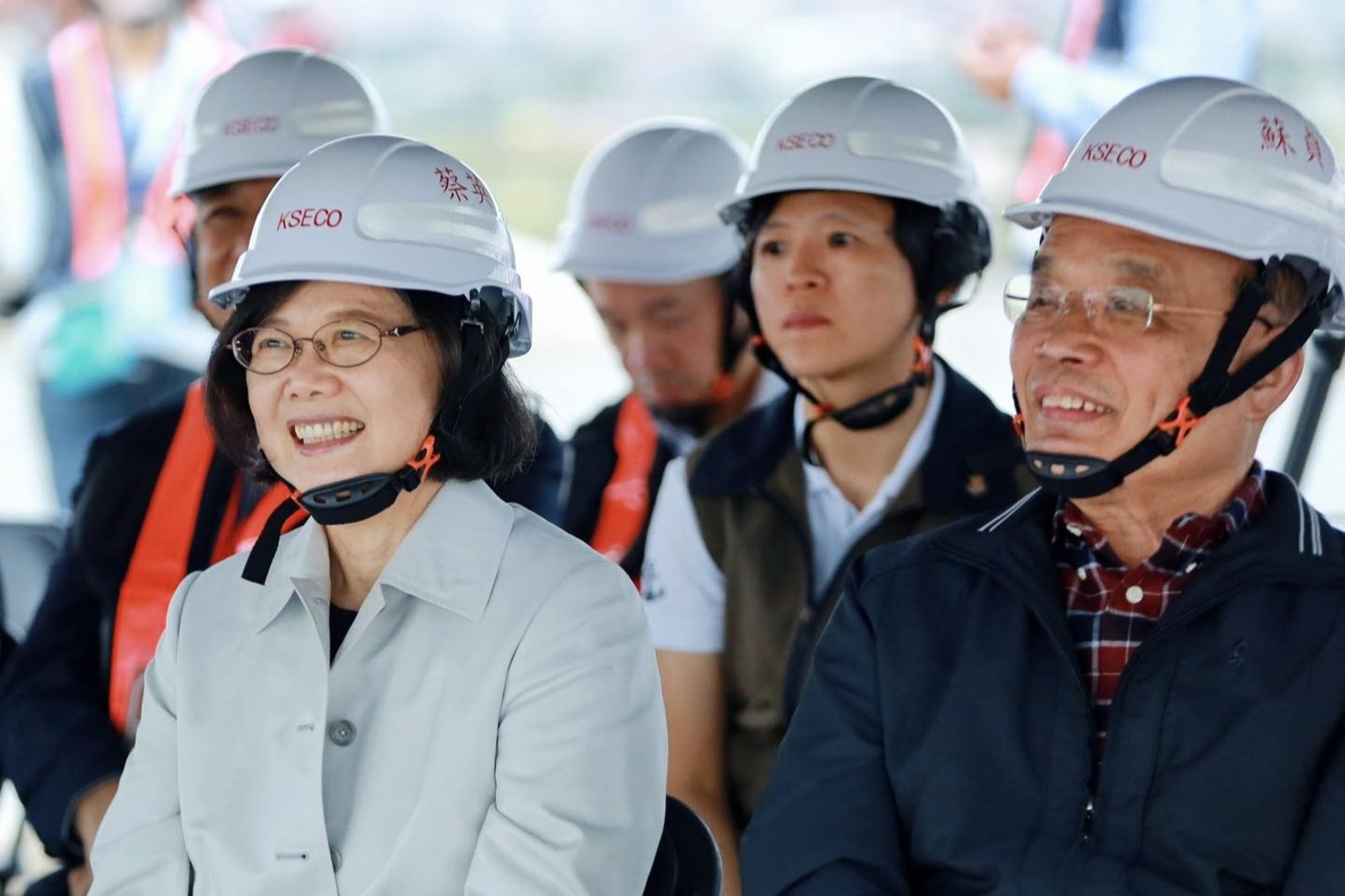 偕蘇貞昌參觀淡江大橋　蔡英文讚許：中央地方合作典範