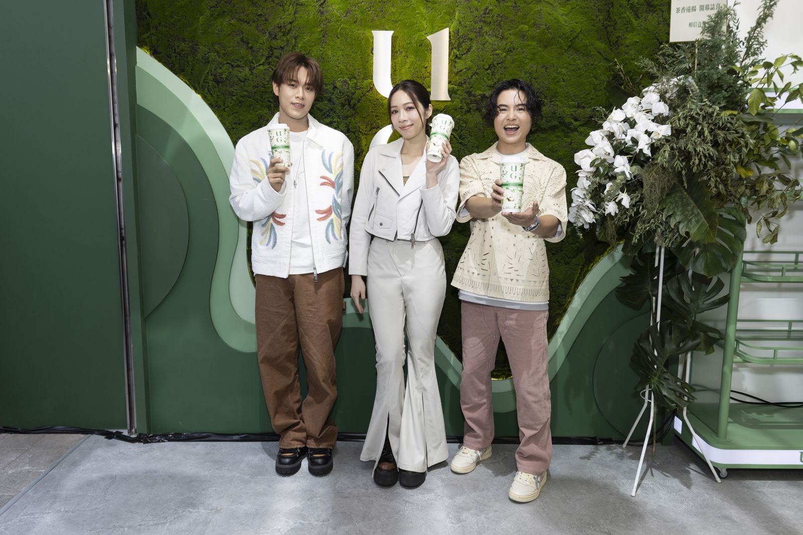 告五人送暖醫護人員 555杯茶飲數字背後藏巧思