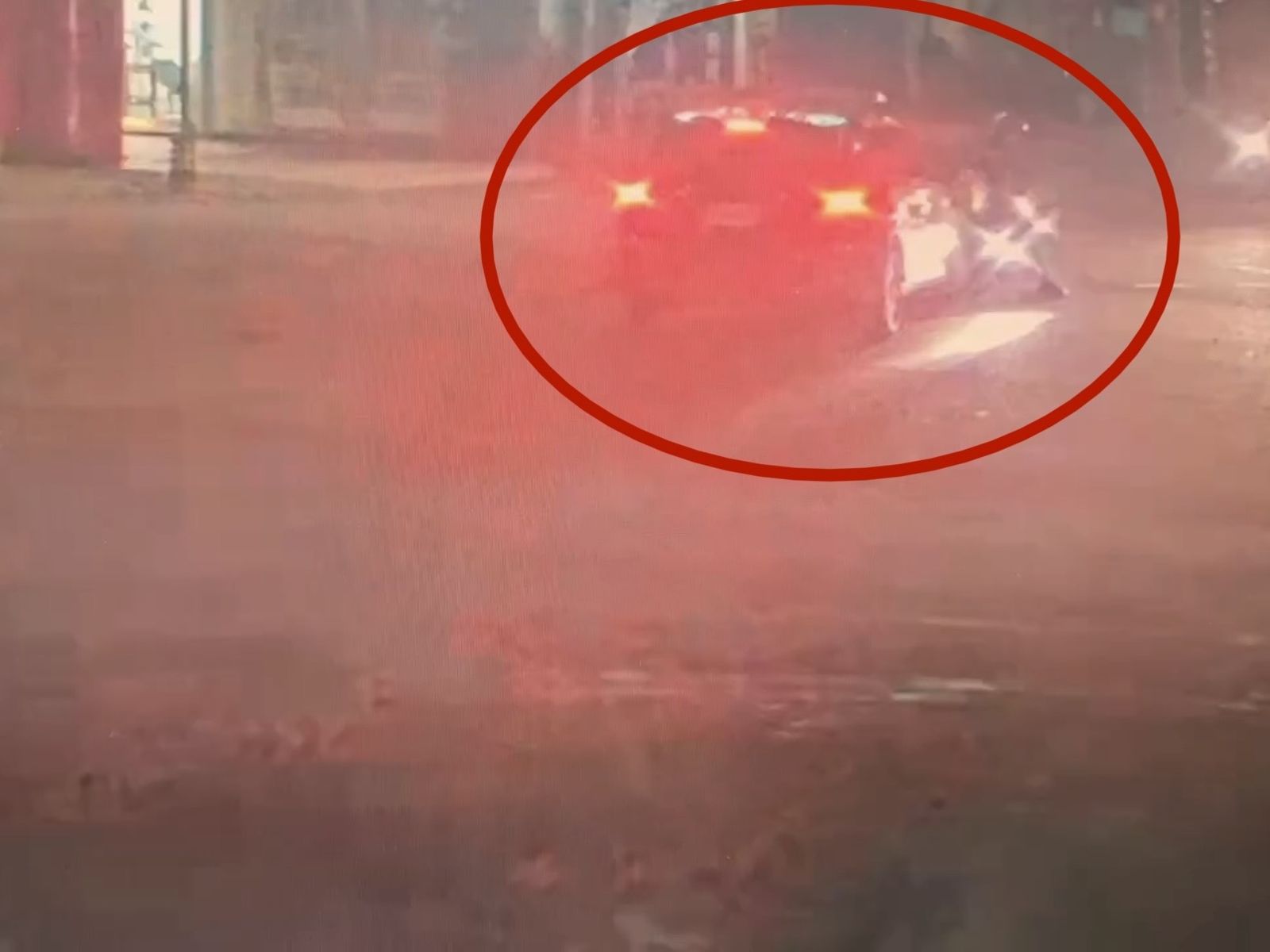 北市警車路口碰撞機車!警員急煞仍撞上 事故原因曝光