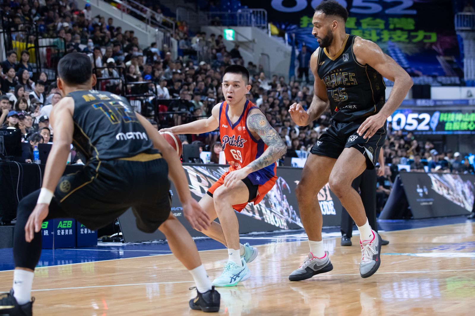 卡米諾斯為盧峻翔抱不平 怒轟PLG「不尊重MVP」:可能因為穿橘色球衣