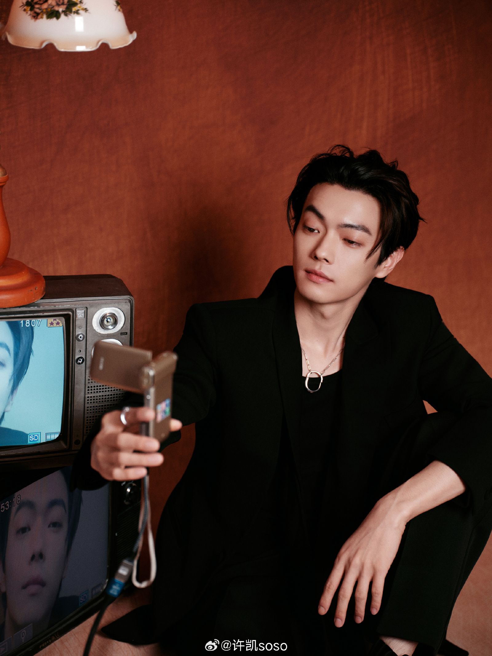 許凱近日陷入多起爭議。翻攝許凱soso微博