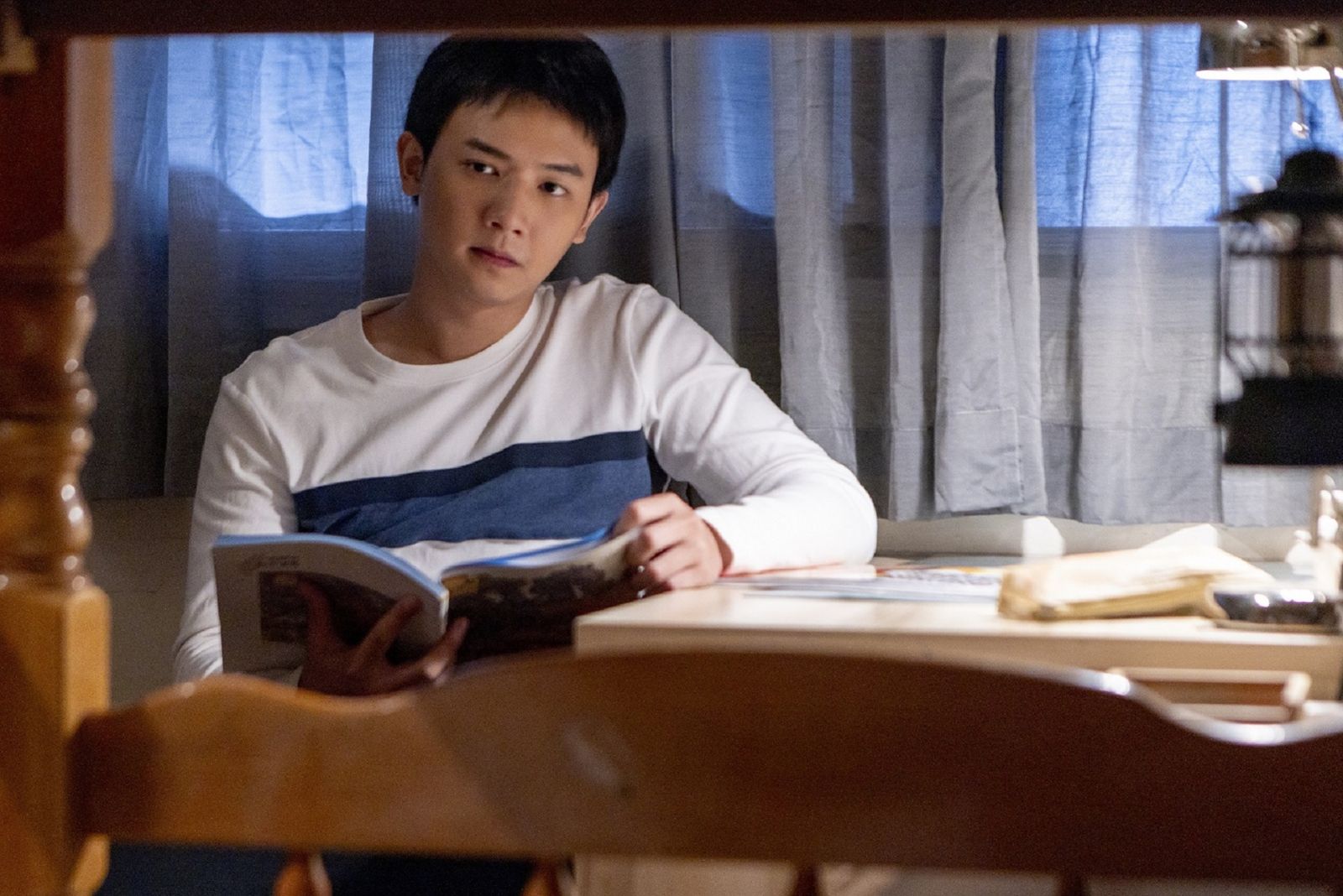 謝展榮飾演的成年後的「博葦」。大愛電視台提供