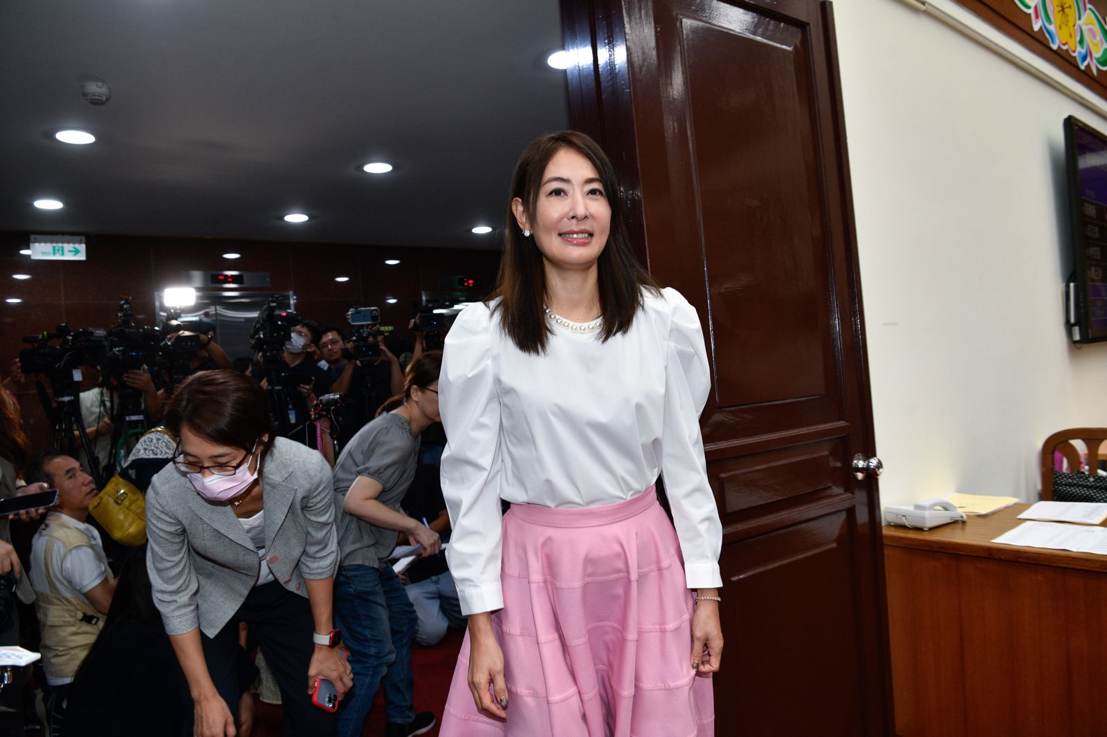 賈永婕也許深染「美女意識」，但這種意識往往與「拜金主義」只有一線之隔。圖片由鏡週刊提供