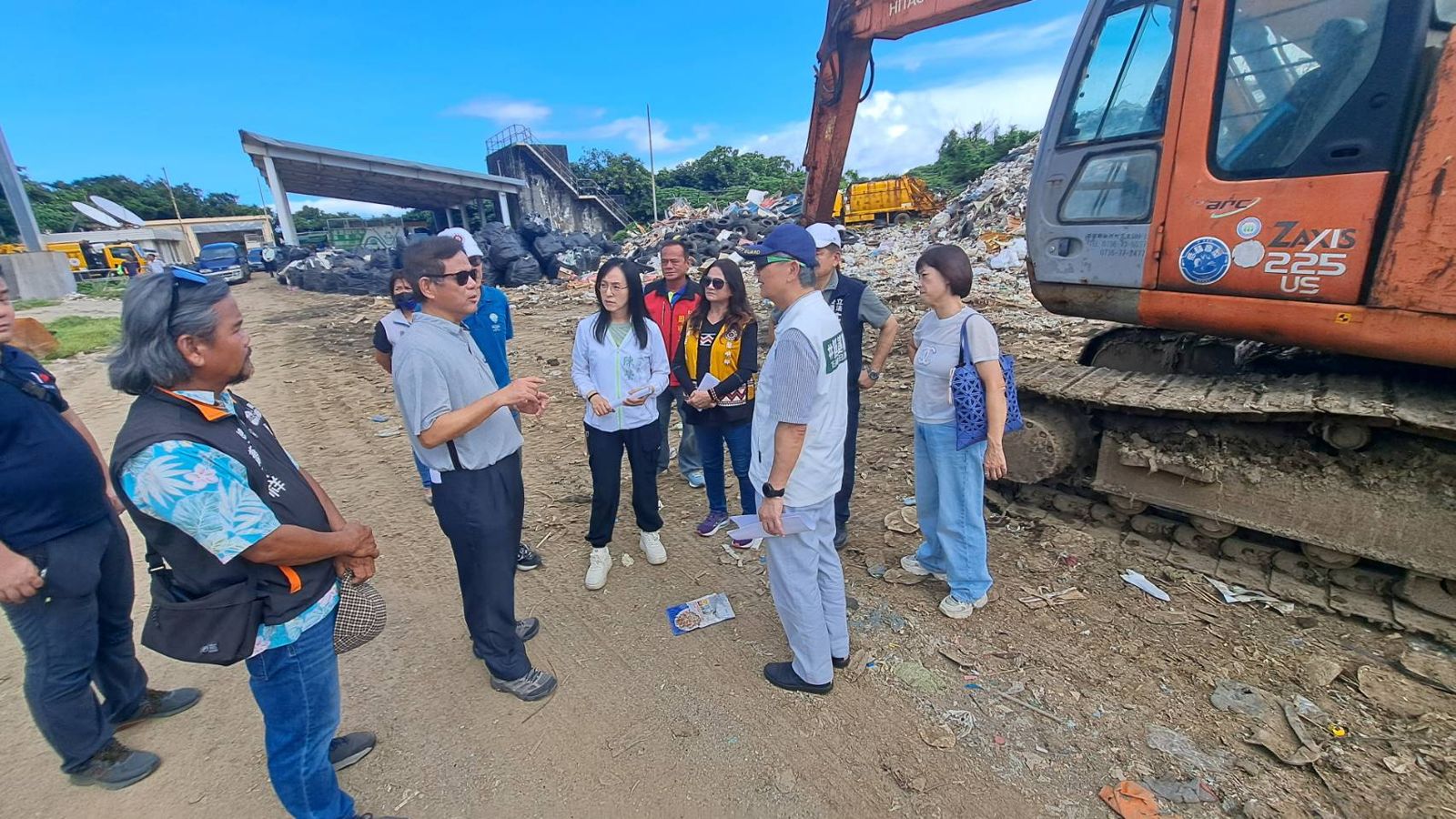 蘭嶼資源回收垃圾堆積如山 立委陳瑩、莊瑞雄爭取千萬經費助清運