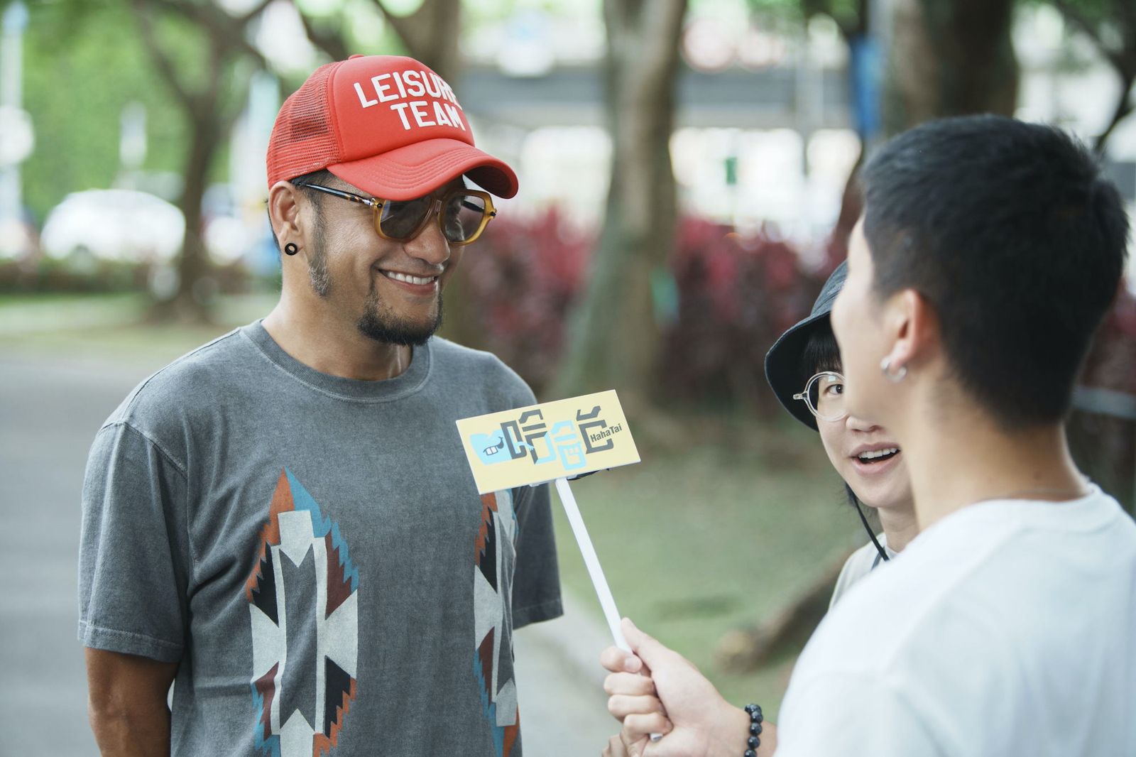 哈哈台亂入 張震嶽化身萬華閒人開講〈跟著感覺走〉