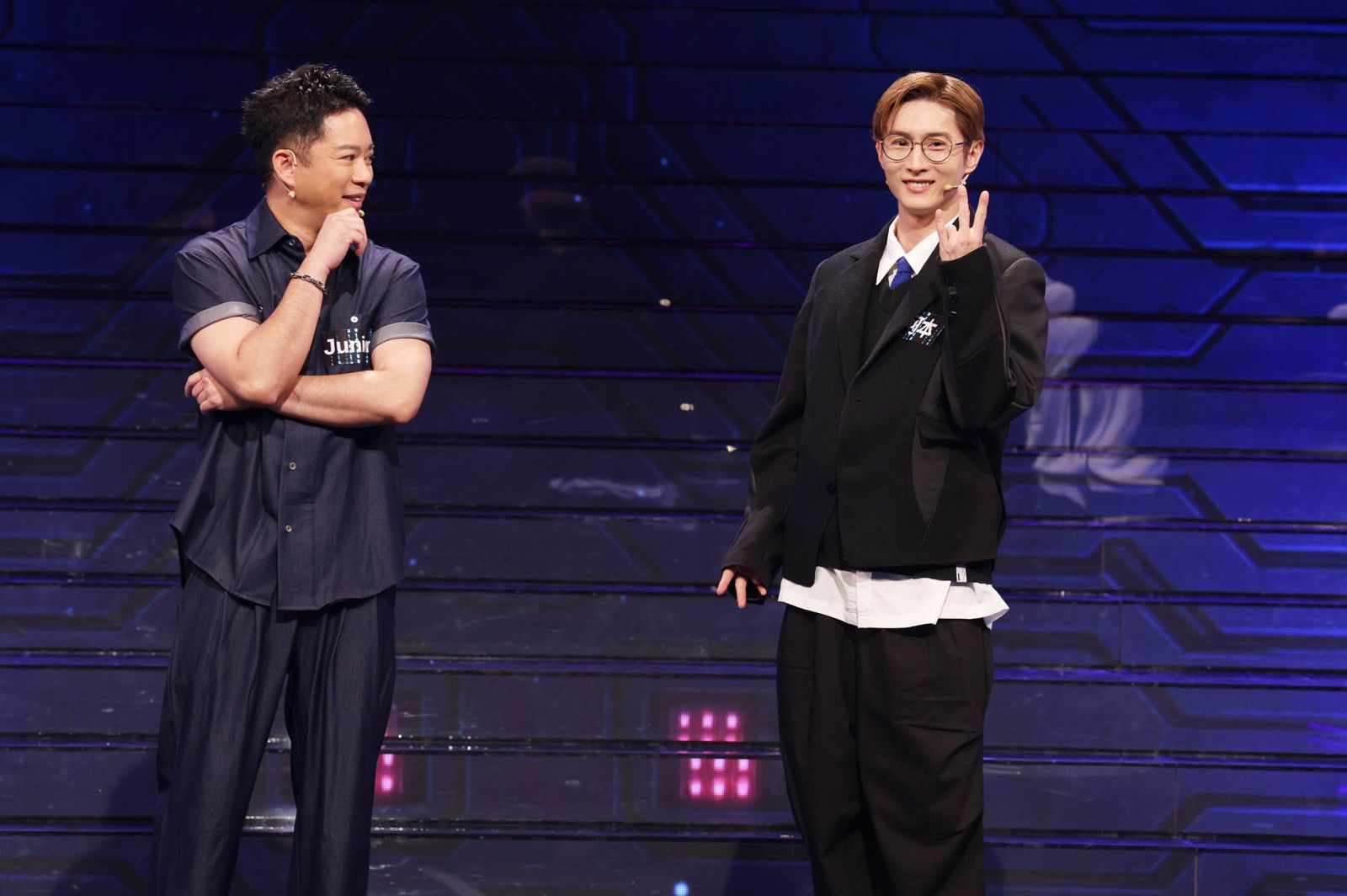 《哈!真相大白了》邀(左)Junior、阿本同上節目,兩人戲稱自己是過氣偶像。公視提供