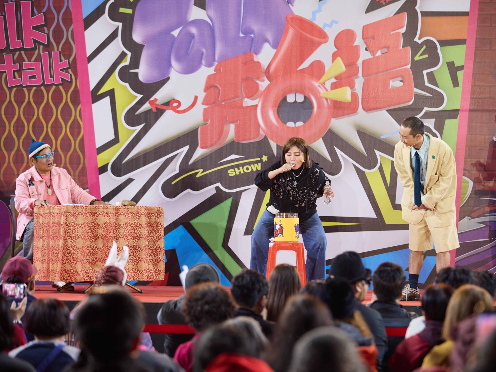 王彩樺「在廟口刷牙」 陳孟賢「收紅包」遭許效舜虧:都不會臉紅