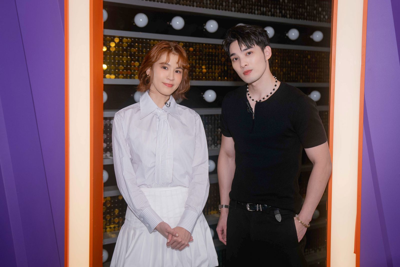 黃偉晉(右)在節目中向曾沛慈吐露母親過世後心情忍不住落淚。華研國際提供