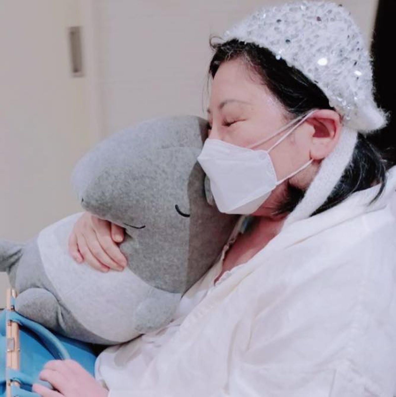 陳文茜縫了9針。翻攝文茜的世界周報 Sisy's World News 臉書