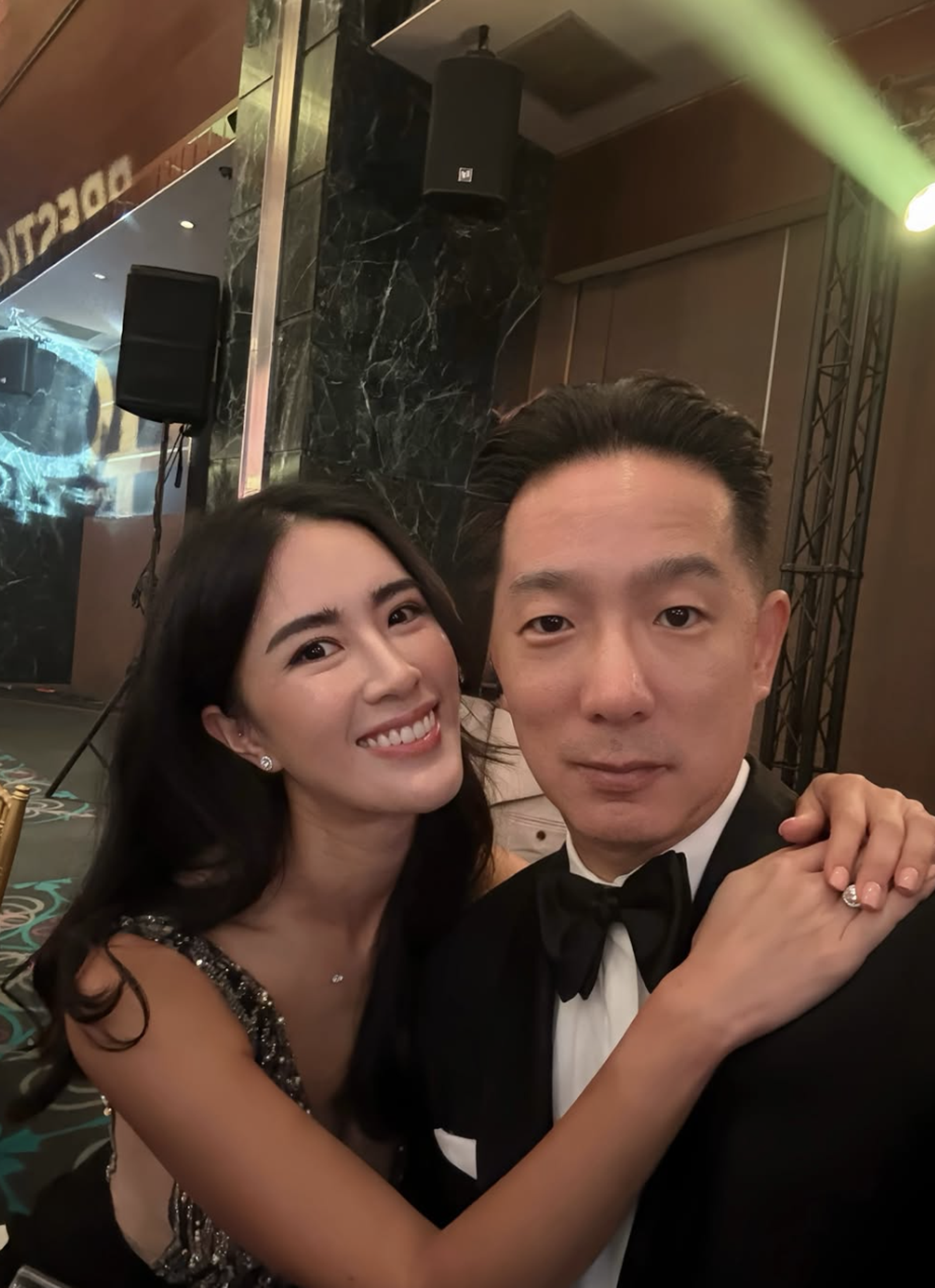 譚以欣(左)今年情人節還曾分享與徐子翔甜蜜合照。翻攝IG @oliviawawa