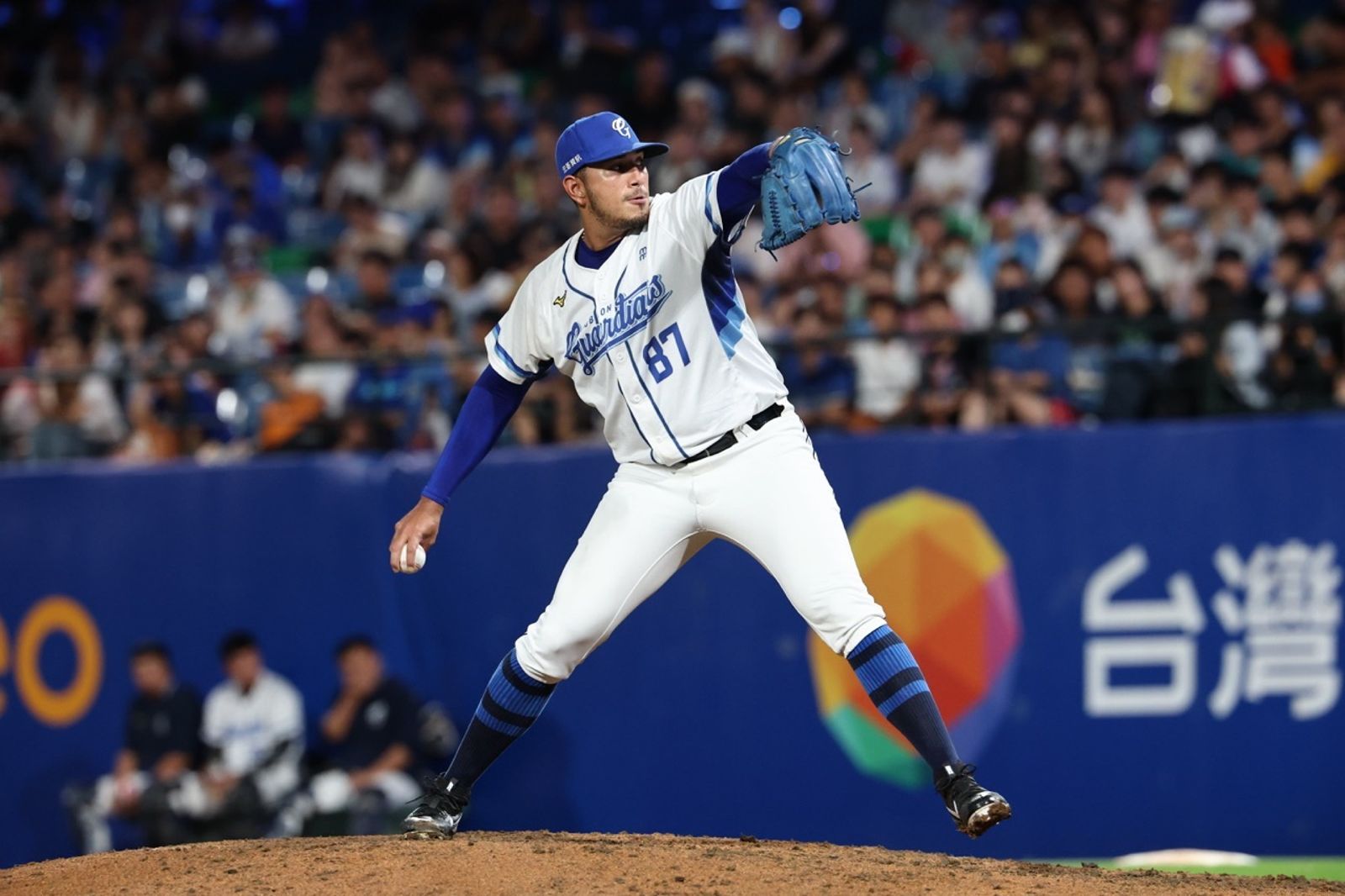 中職／富邦悍將註銷火球男富藍戈　登錄日籍投手鈴木駿輔