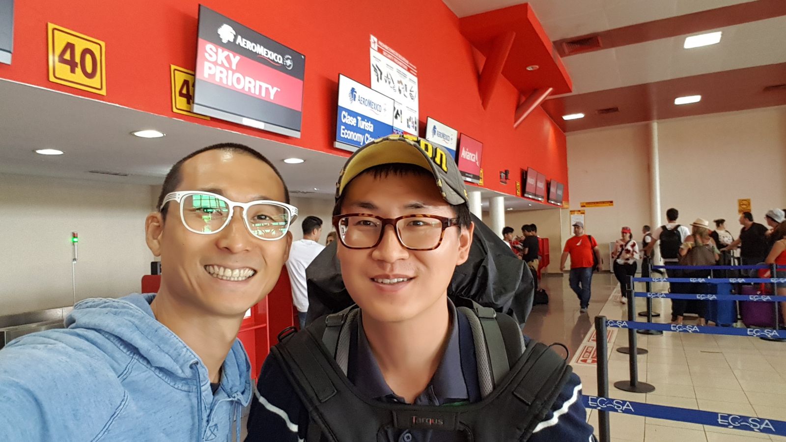 2017年浩子在古巴機場與韓國背包客借了美金100元。鬧著玩YT提供