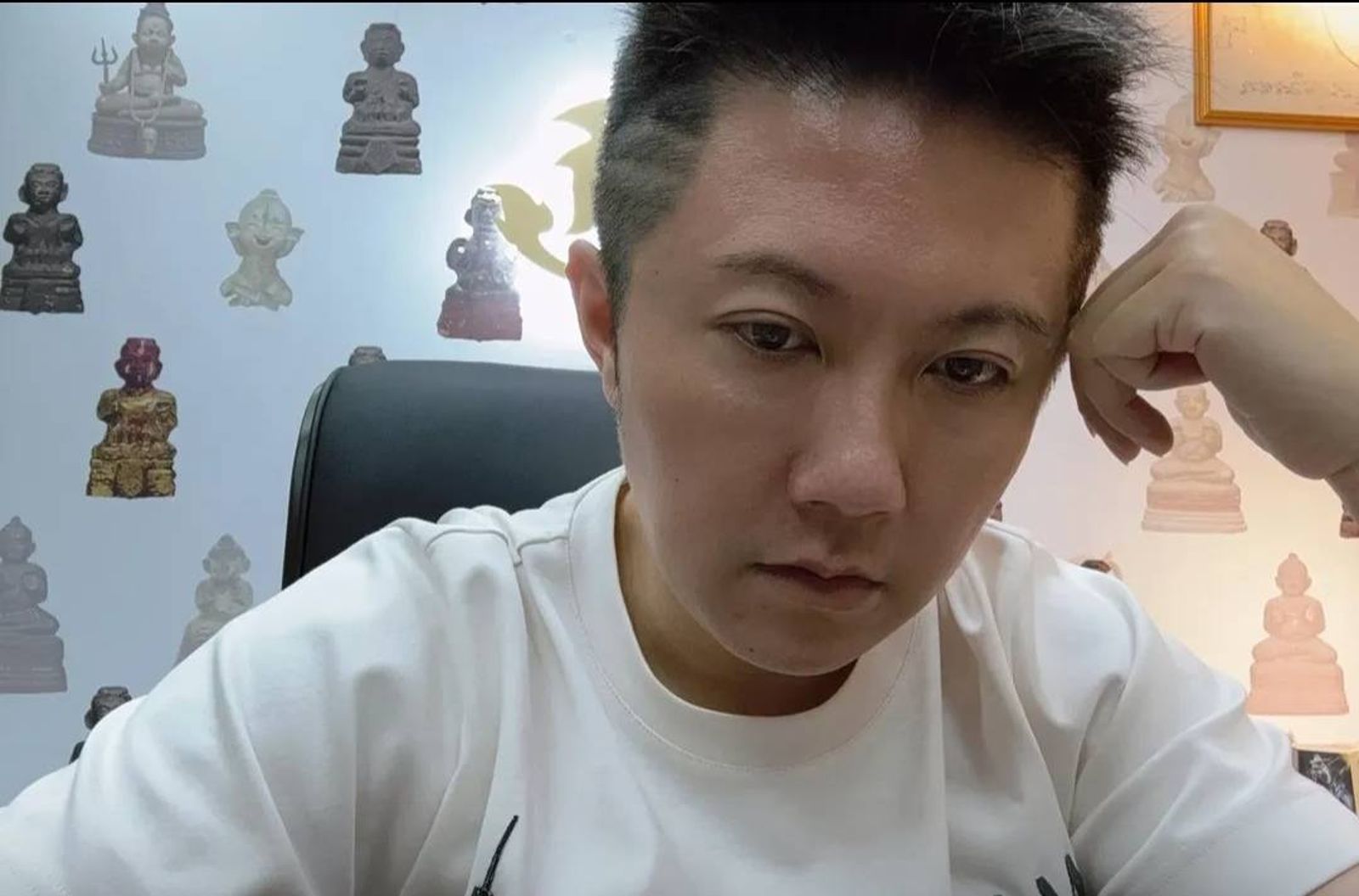 賓賓哥慘了！校園演講擅開直播還摸走感謝狀　中山國中：已報警提告