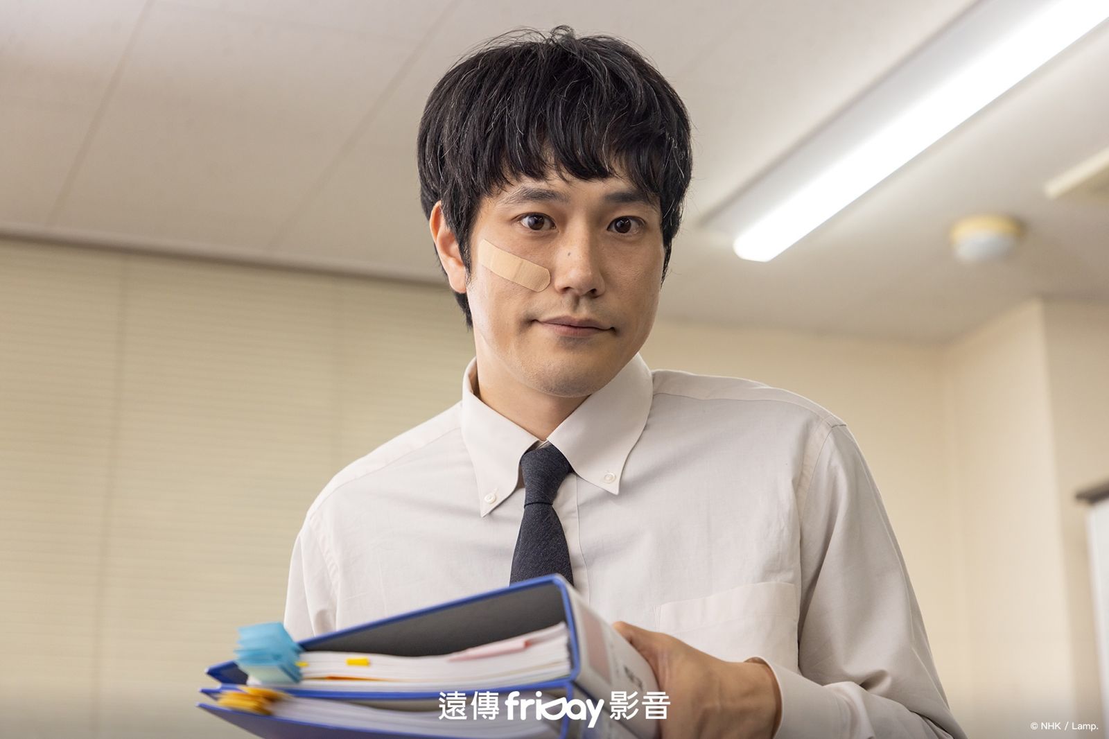 法律名詞唸到卡關！40歲男星「5分鐘就想睡」　狂抄整本筆記應戰