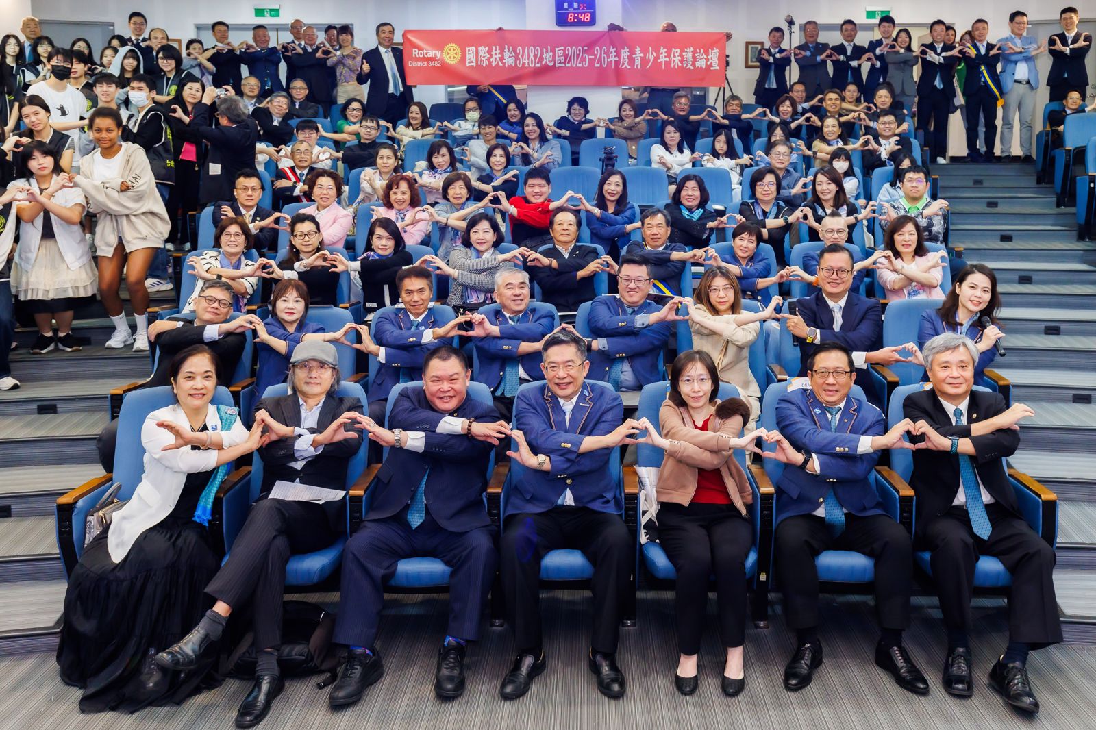 包小柏1日受邀出席「AI世代青少年網路安全與數位守護」論壇。國際扶輪3482地區提供
