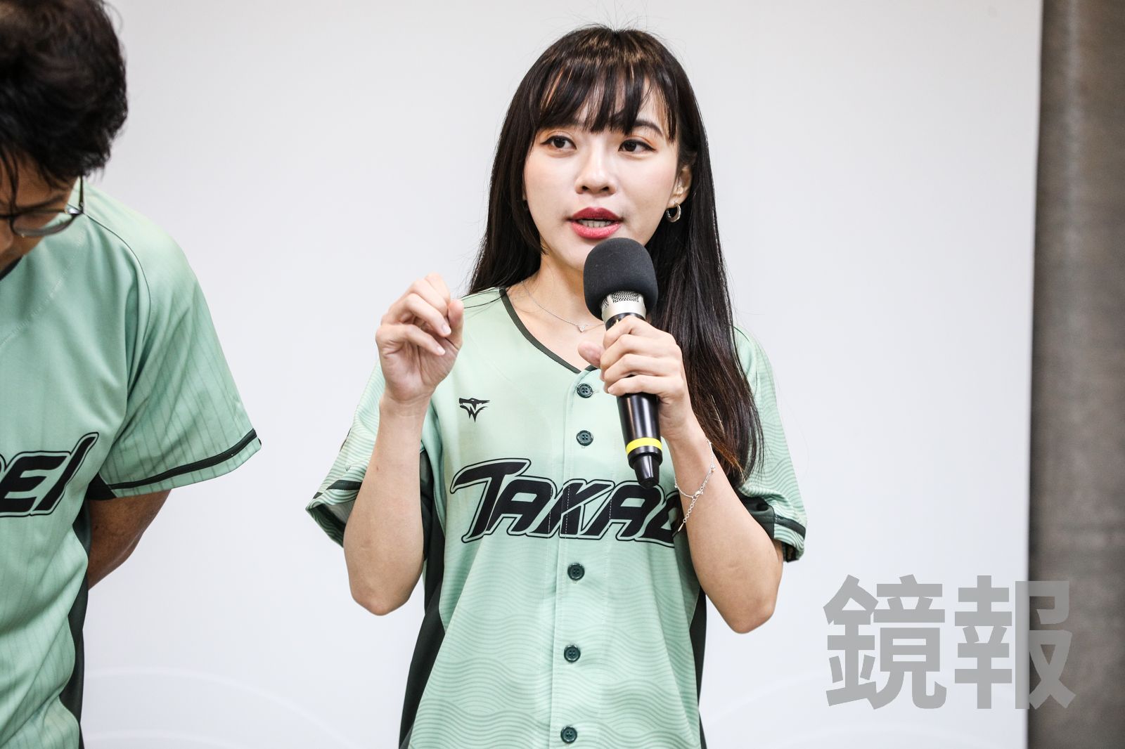 香港警方搜查獨立書店 黃捷聲援:中共連一本書都怕