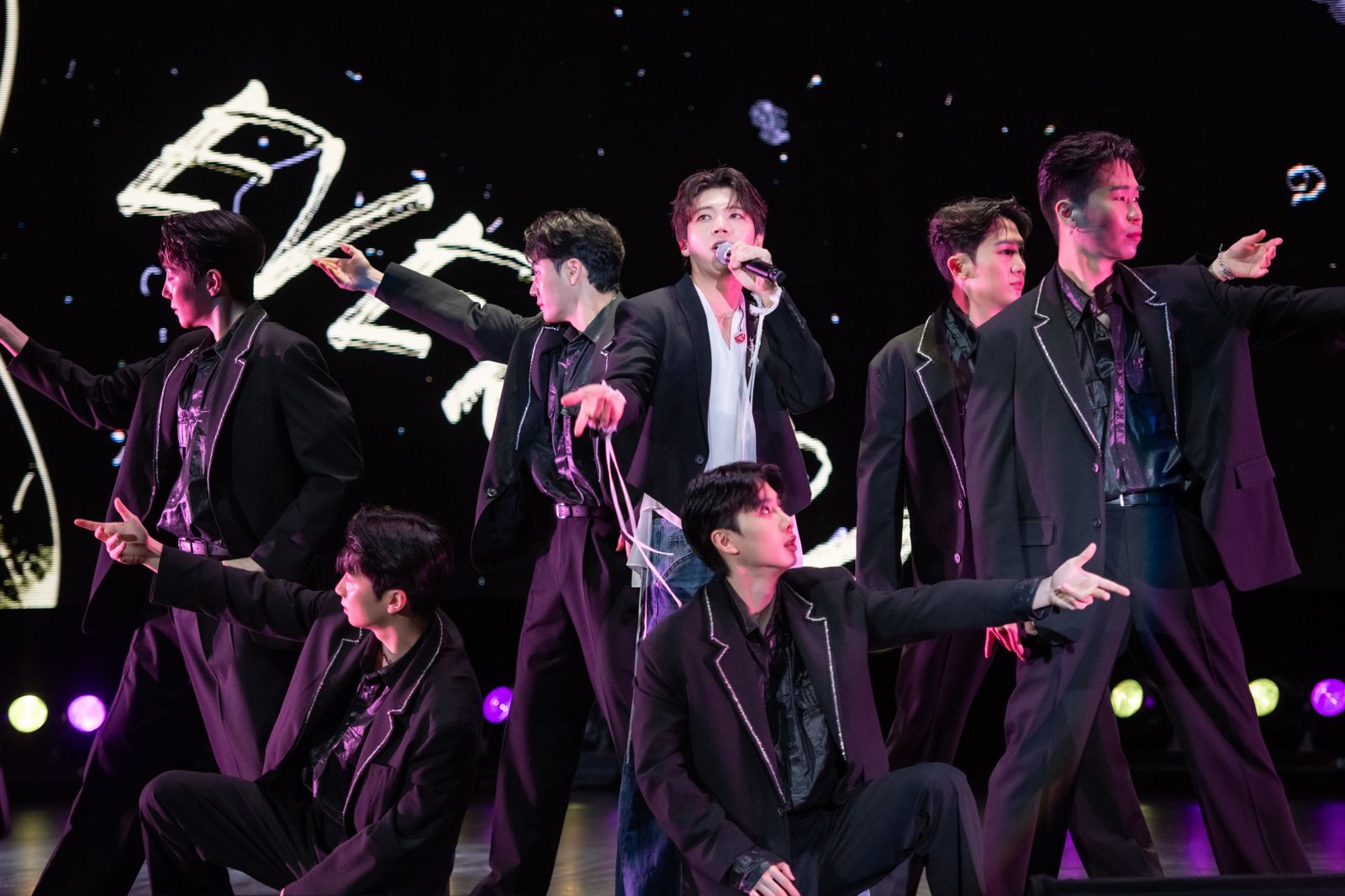 南優鉉今晚展現堅強的唱跳實力。D-SHOW提供