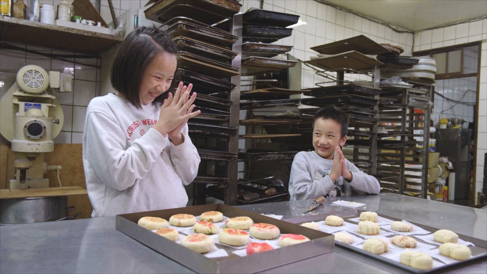 《WAWA哇！》歡迎光臨啵啵魚餅舖，入圍兒童節目獎。客家電視提供