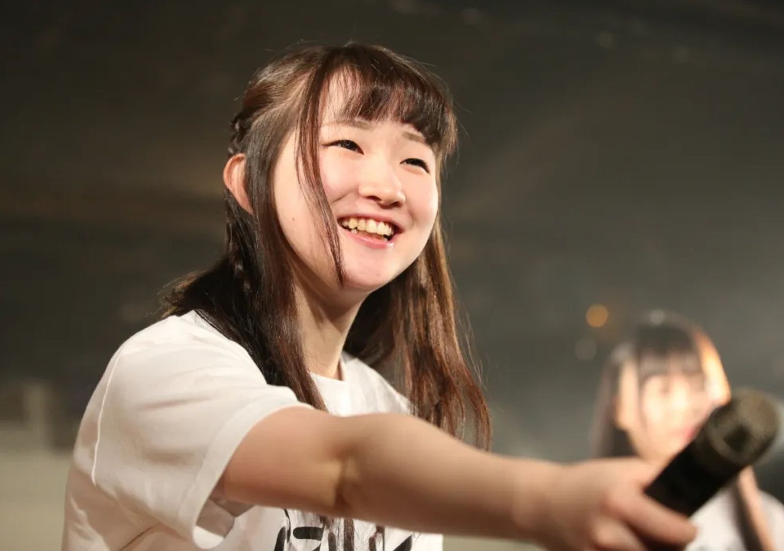 從追星到殺人！他豪砸千萬「包養女偶像」…退休金半年就沒了→開房捅死她