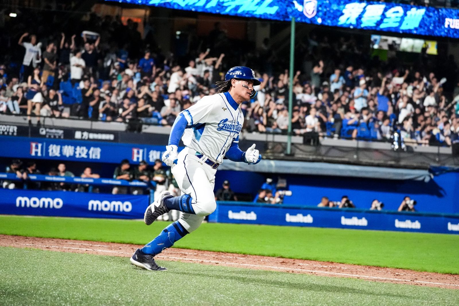 中職／張育成抱歉退全壘打大賽　力挺林智勝奪榮耀