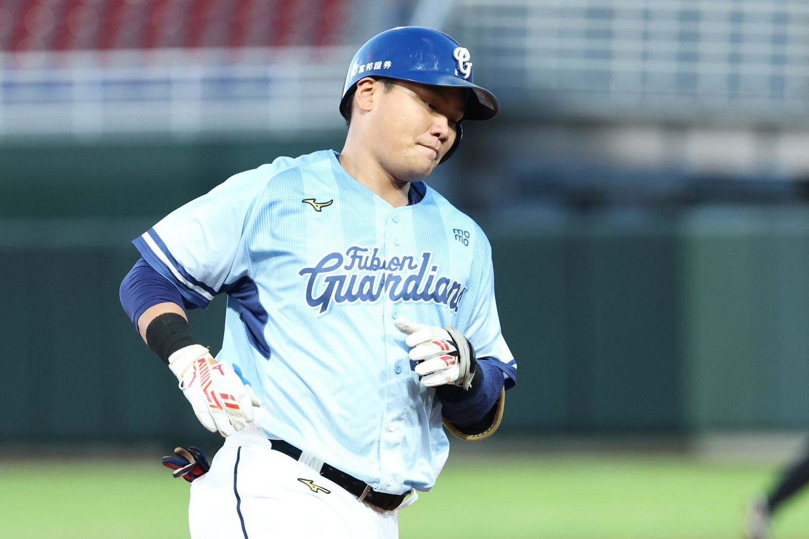 中職／范國宸再見砲轟翻戰局　悍將2：1逆轉雄鷹搶系列首勝