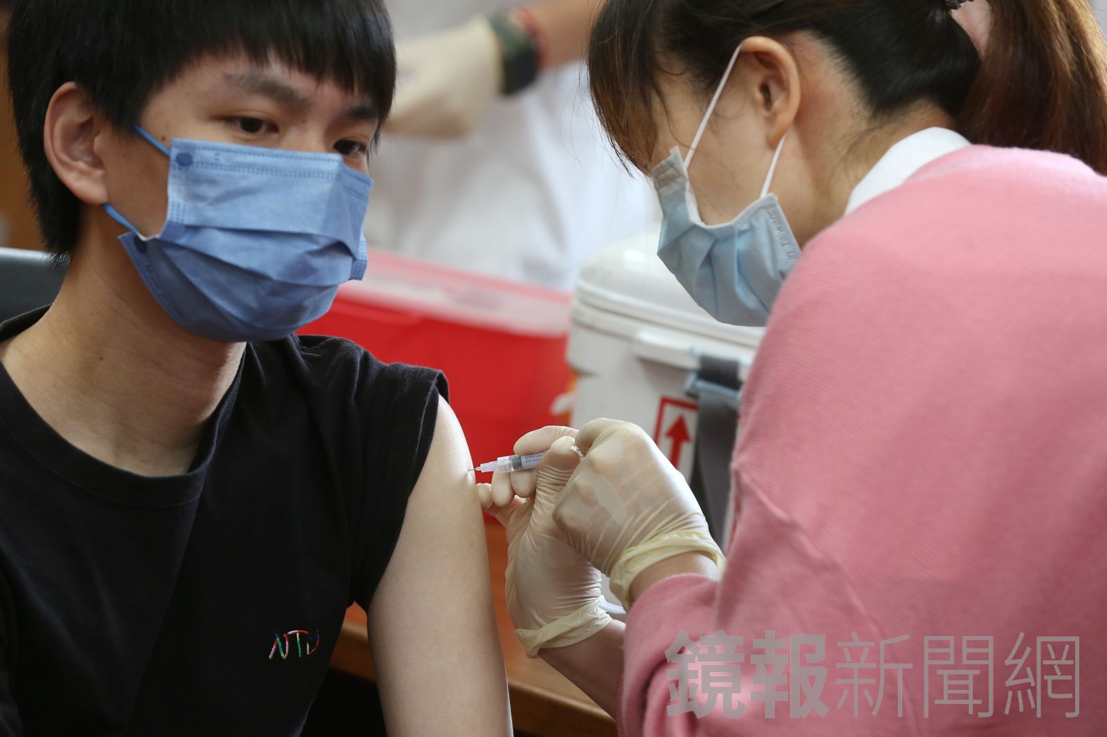 疫苗抗體約維持半年,可補打新疫苗、因應變化病毒株。攝影董孟航