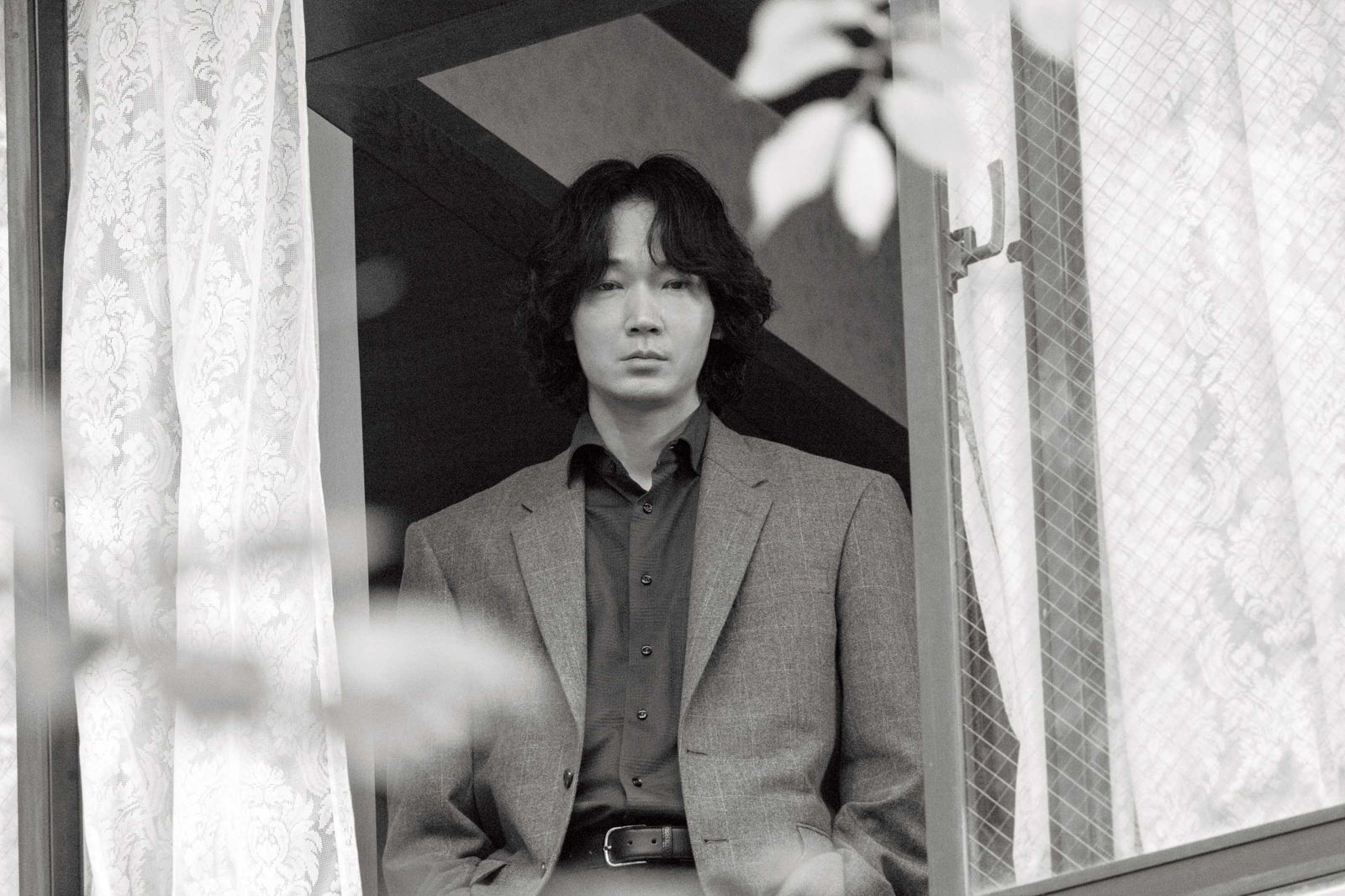 全裸上陣失控沉淪！44歲男神綾野剛墜愛慾深淵　大尺度床戲連發