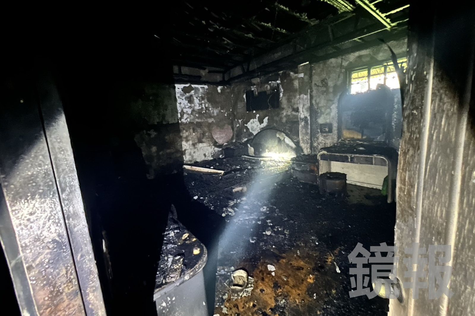 崙背鐵皮民宅清晨竄惡火!3人送醫2無生命跡象 到院恢復心跳急搶命