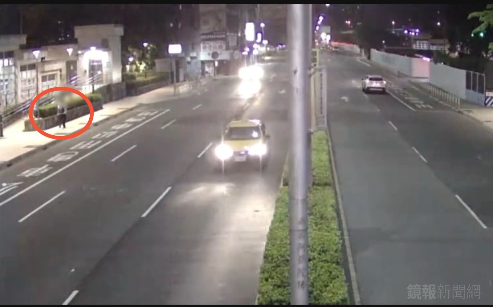 有片／插畫家周氏喵喵捷運站遭偷拍　嫌犯刪照後徘徊續獵物