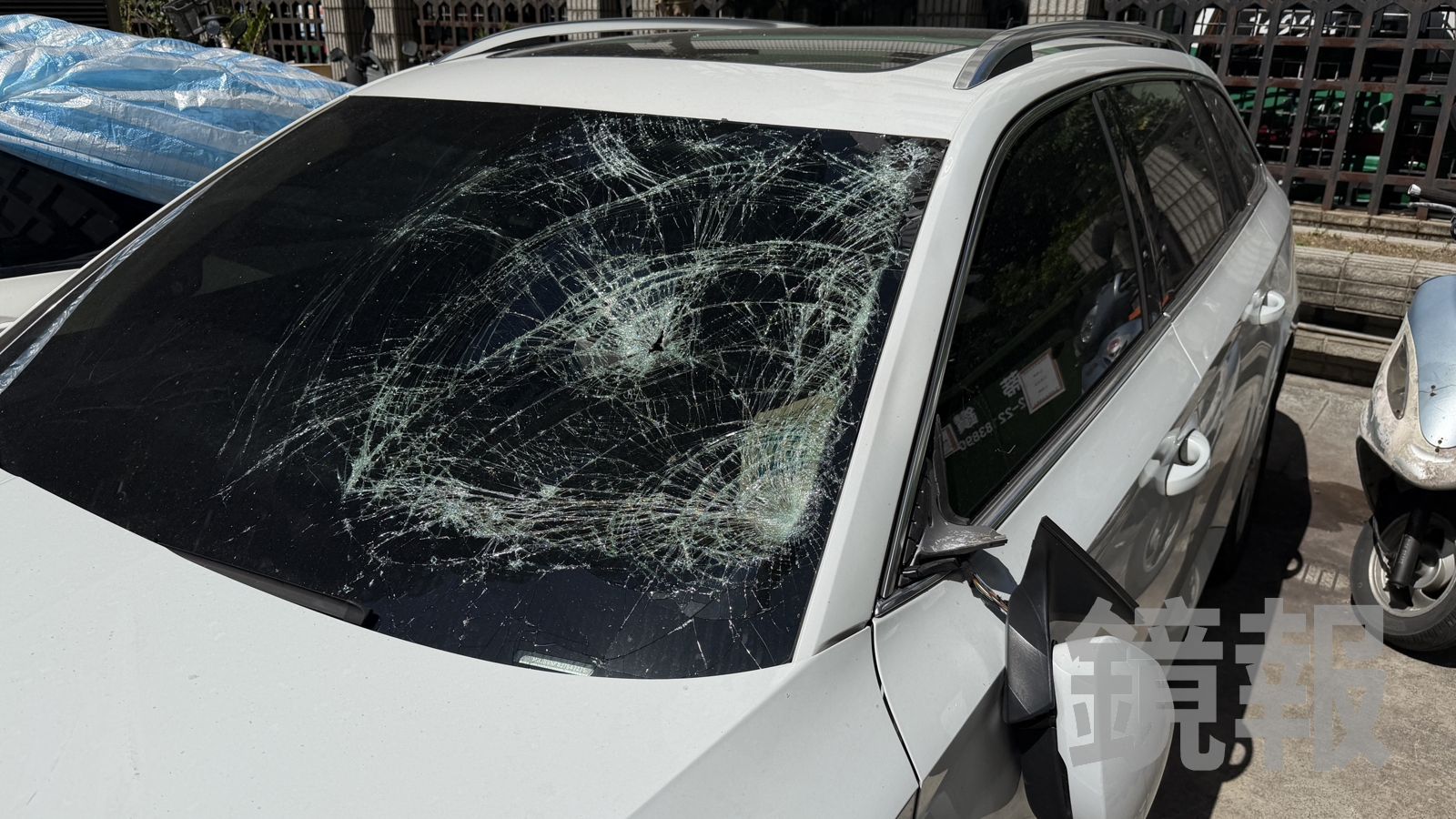 肇事車衝量從巷子駛出時幾乎沒有減速撞了上去。顏凱勗攝