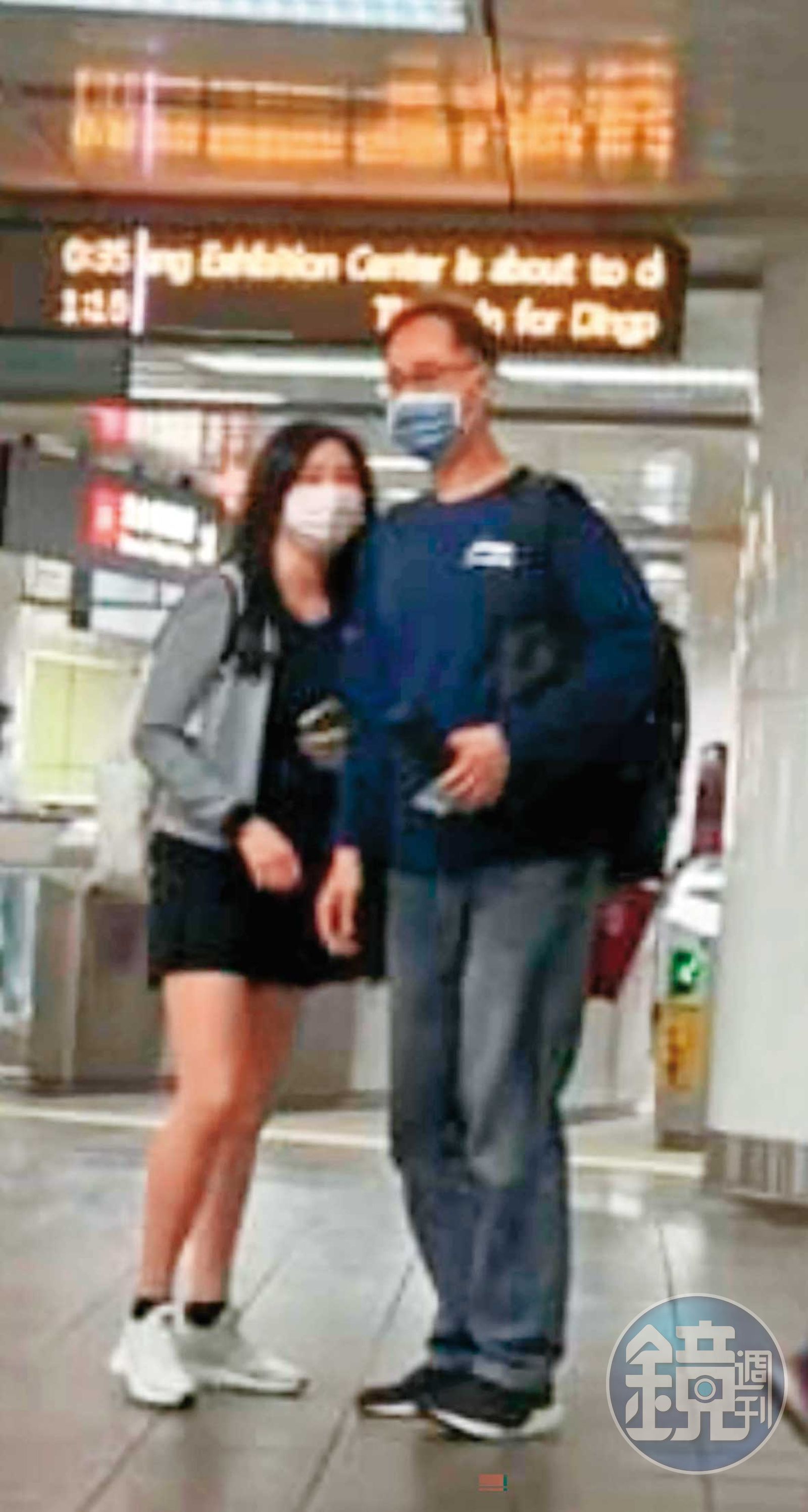 許智超(右)偷吃吳姓女籃球員(左),被直擊親密幽會。圖/鏡週刊