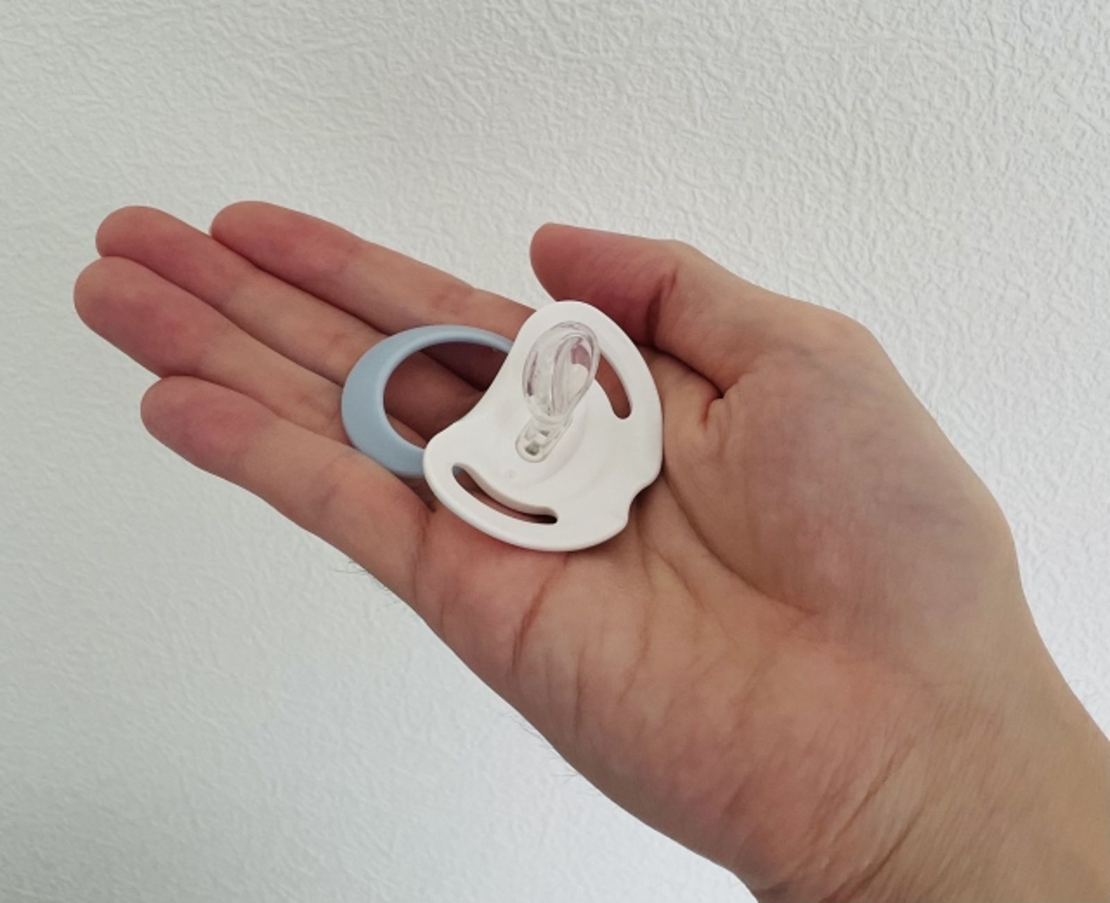 成年人也流行「吸奶嘴」!網嗨可增情趣、戒菸酒 專家警告:2因素反害健康