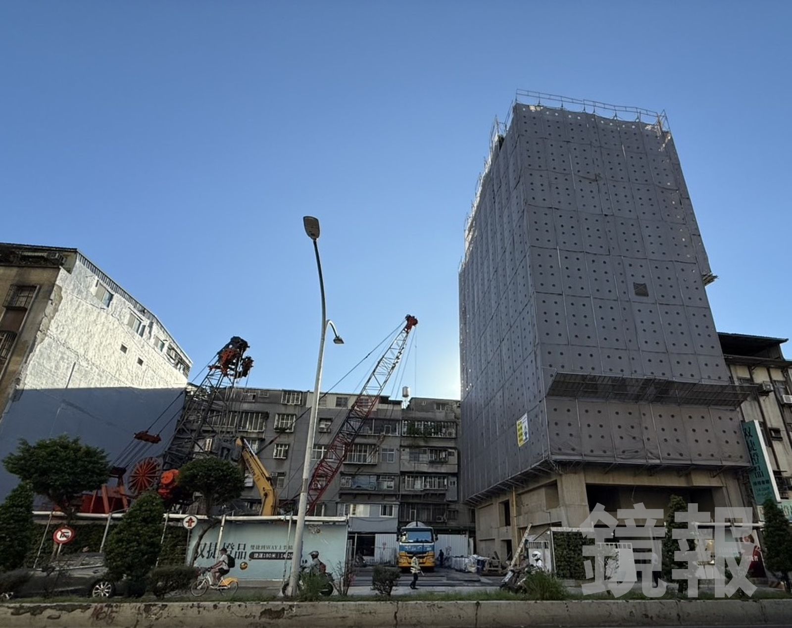 神級好運!移工工地10樓墜落 「吊在這裡」幸運保命