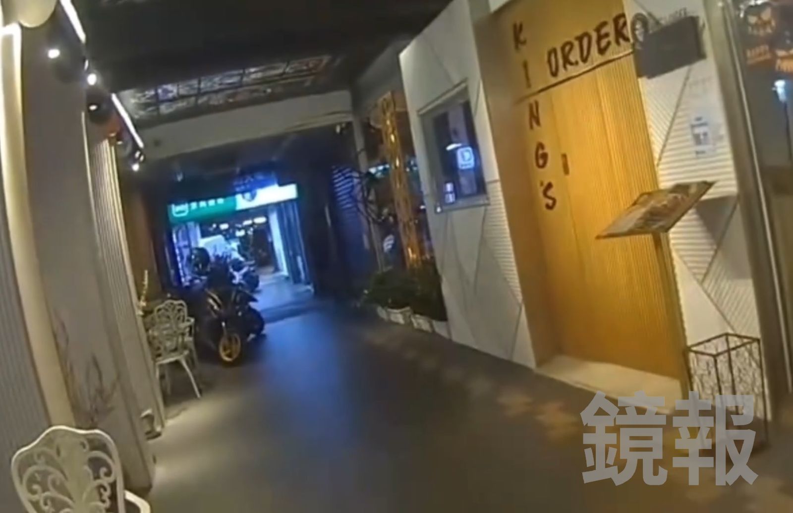 「新莊馮迪索」偷拍女店員未遂獲諒解　又登門糾纏不成...惱羞駕電動輪椅撞店門