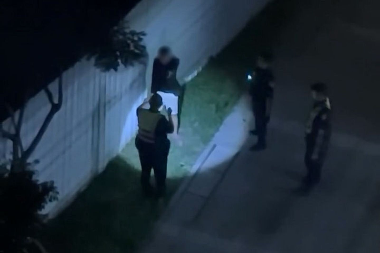 台中社宅男「走廊點火揮刀」賴著不走 市府硬起來:終止租約最快4月強制趕人