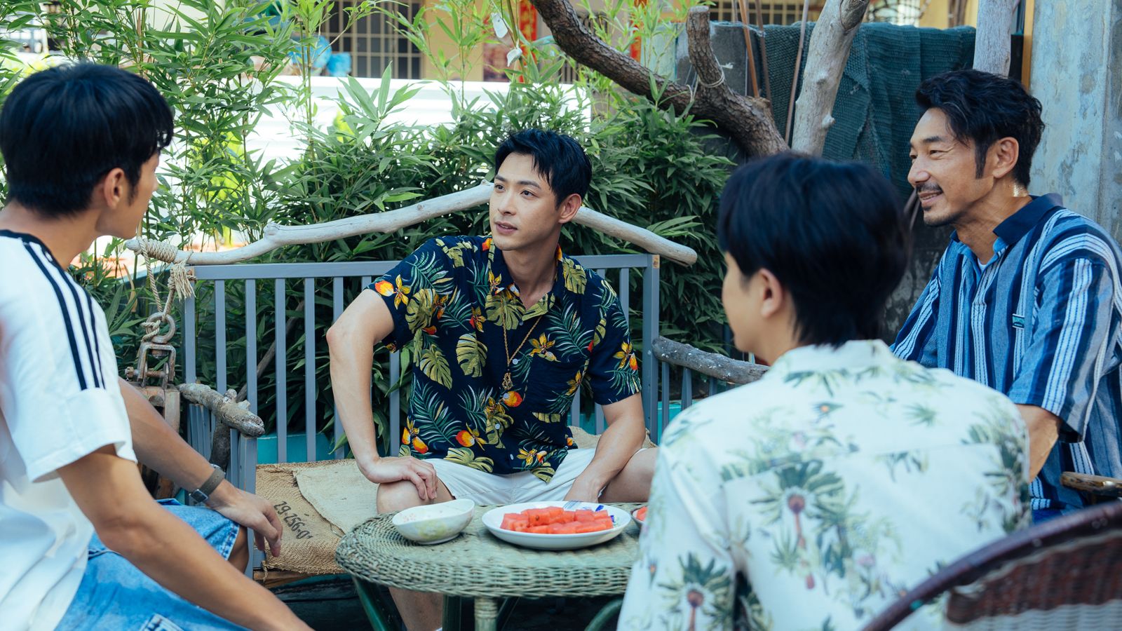 連晨翔高傲姿態登場BL劇！認了就是要激怒男主角　林子閎一出場就自帶強烈壓迫感：在現實規則做出選擇