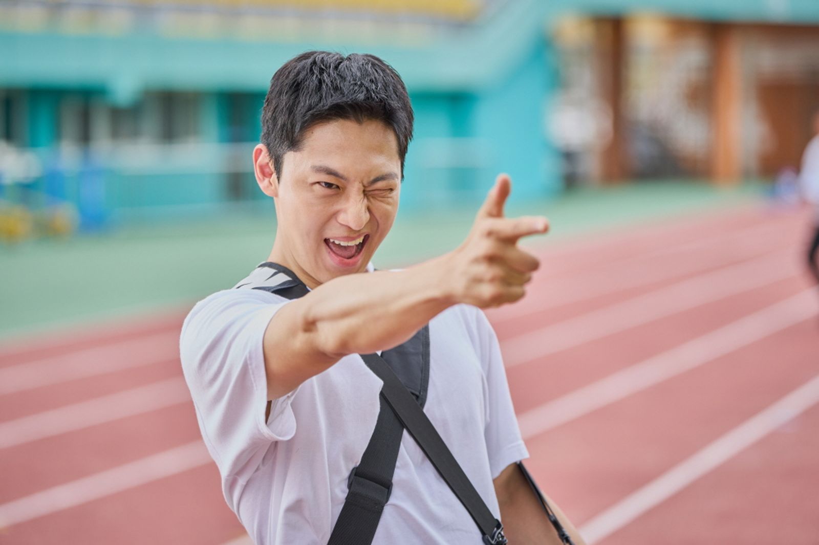 李信盈學生時期就是田徑隊,笑說沒想到當演員後也要重溫練田徑的日子。原創娛樂提供