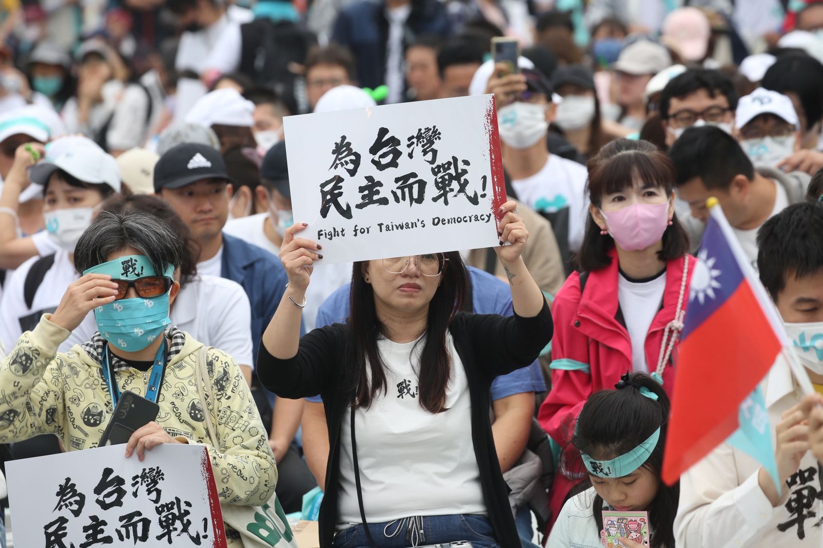 這場集會的意義遠遠不是政治示威那麼簡單。它是一場集體的心理治療儀式。董孟行攝影