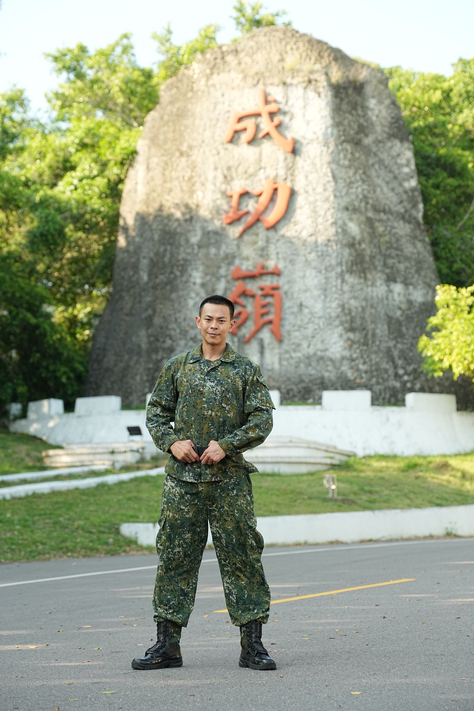 孫綻上成功嶺接受新兵訓練。台視提供