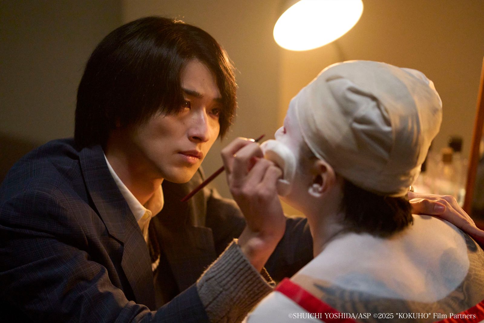 《國寶》以日本歌舞伎為背景，描寫橫跨半世紀的極致求藝人生。傳影互動提供